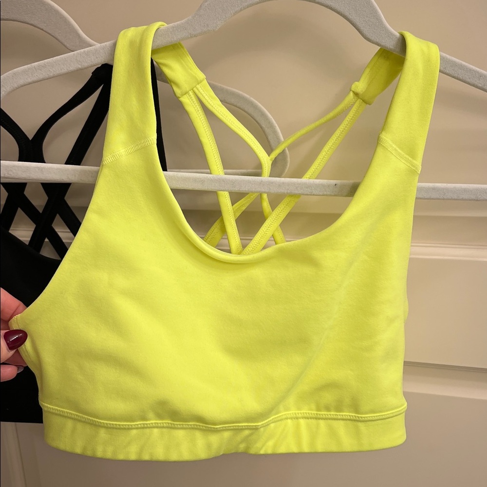 Old Navy Medium Support PowerPress Strappy Sports Bra- 2 pack - Picture 3 of 9